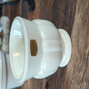 Vintage Made in the USA Haeger Pottery Planter #667